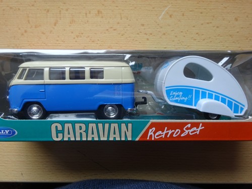 Bus mit wohnwagen - mit,